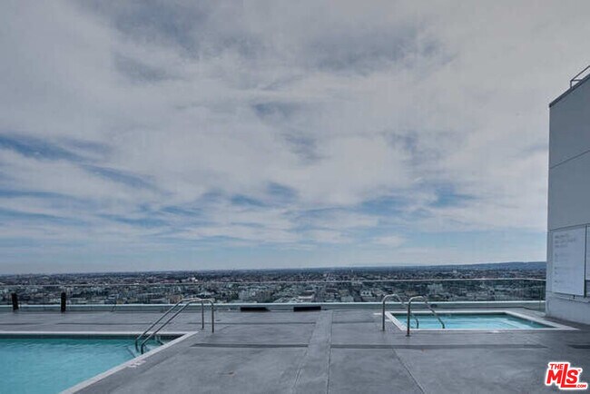 Building Photo - 3810 Wilshire Blvd