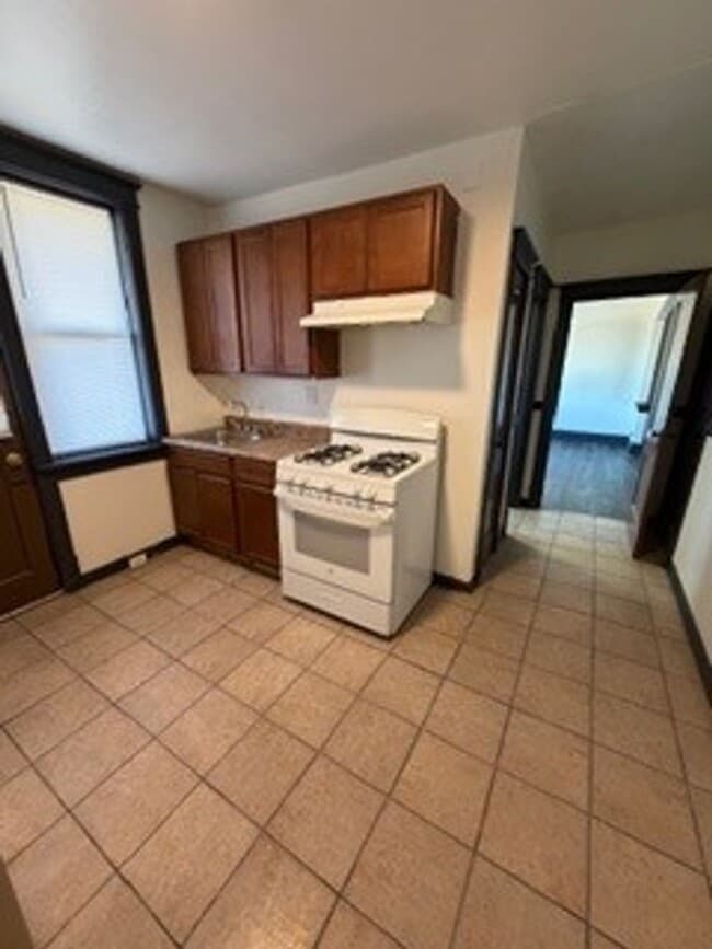 Building Photo - Bingham Apartments