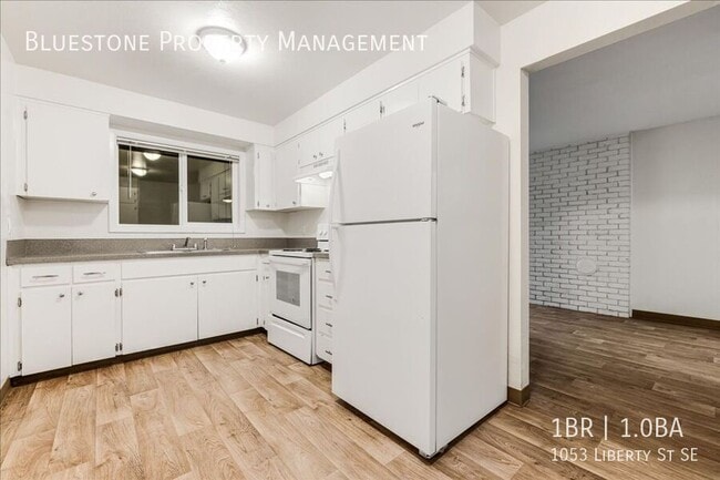 Primary Photo - 1053 Liberty St SE