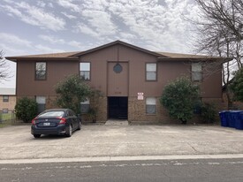 Building Photo - 206 North Dr