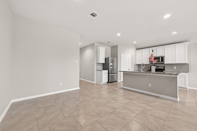 Building Photo - 7558 Highland Chase Dr