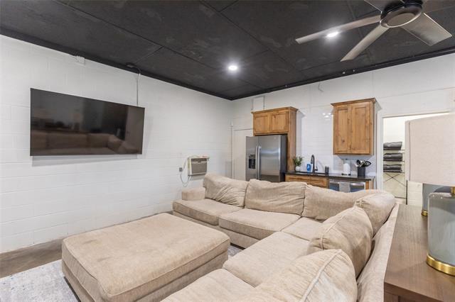 Building Photo - 381 F M 707