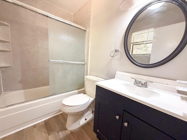 Building Photo - 817 Timbers Dr