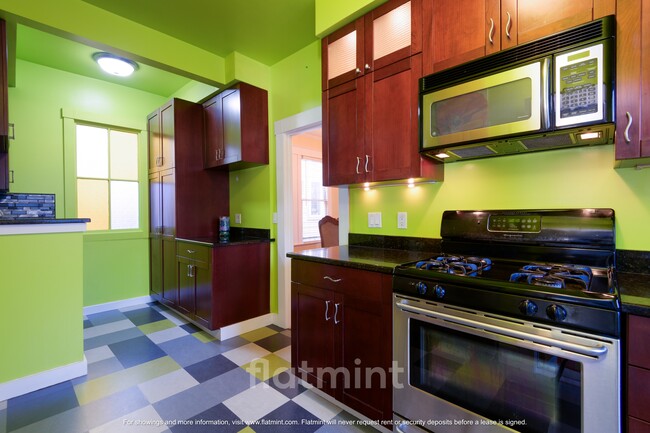 Building Photo - 750 N 75th St