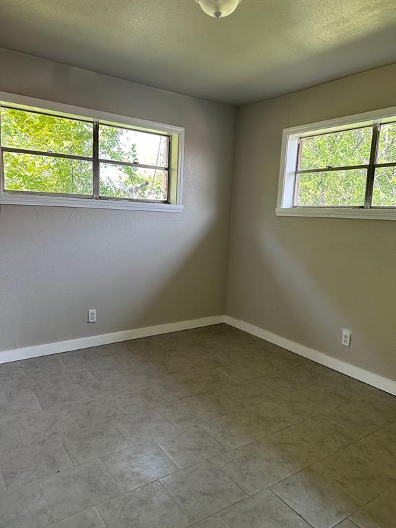 Building Photo - 3831 Wipprecht St