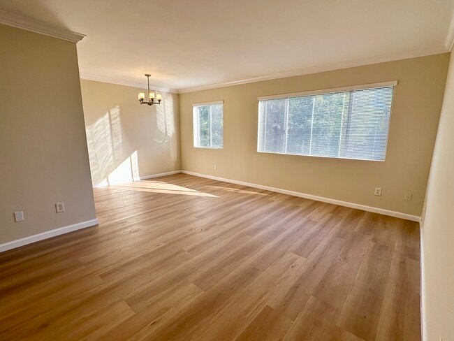 Primary Photo - 20202 Cohasset St