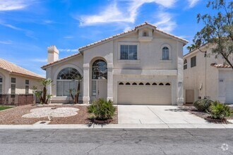 Building Photo - Beautiful Home in West with 4 bedrooms/3 b...