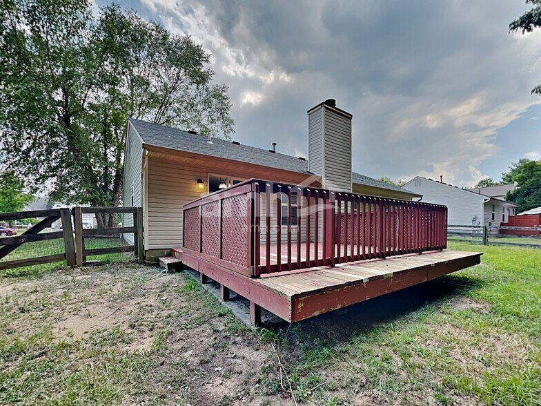 Building Photo - 3915 Little Creek Dr