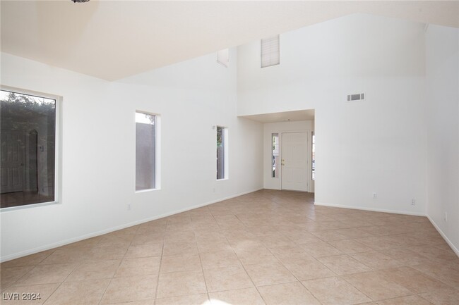 Building Photo - 10225 Abano Ct