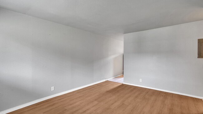 Building Photo - 1314 N Irvington Ave