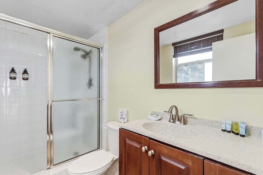 Building Photo - 3801 S Ocean Dr