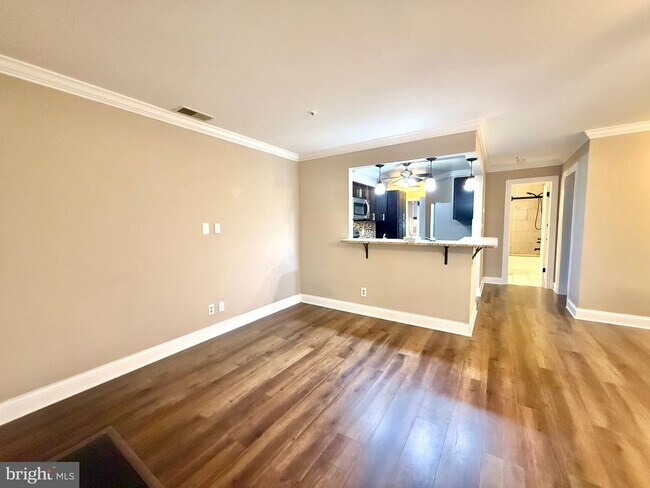 Building Photo - 13407 Shady Knoll Dr