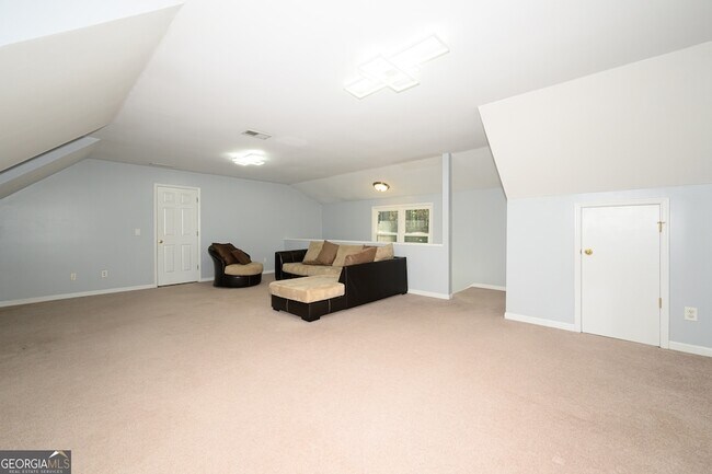 Building Photo - 151 Lakeside Dr NW