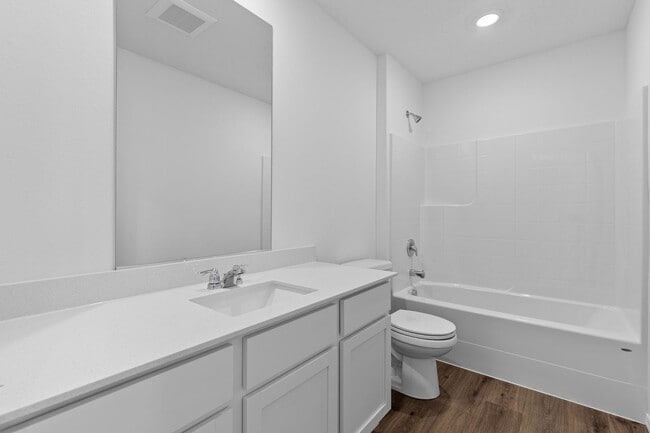 Building Photo - Lease special, save $900.00 if you sign an...