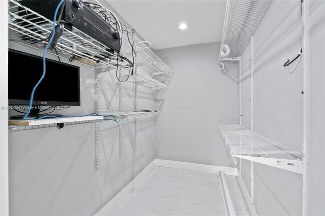 Building Photo - 13611 SW 77th St