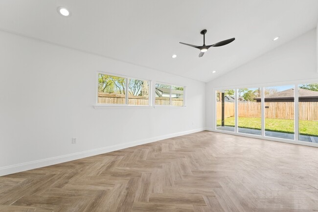 Building Photo - 10722 Lynbrook Dr