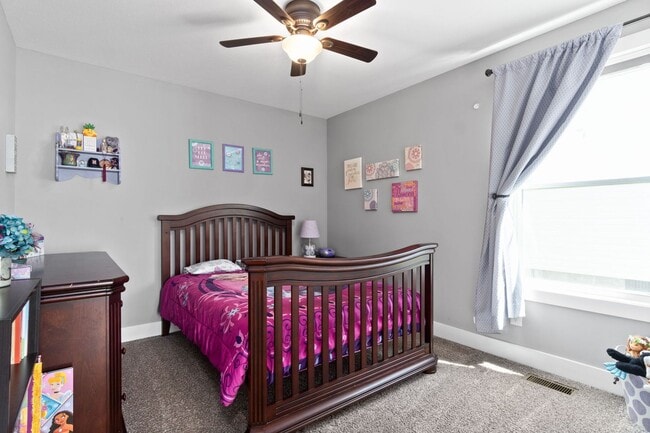 Building Photo - 4 Bedroom Near Post With River Access For ...