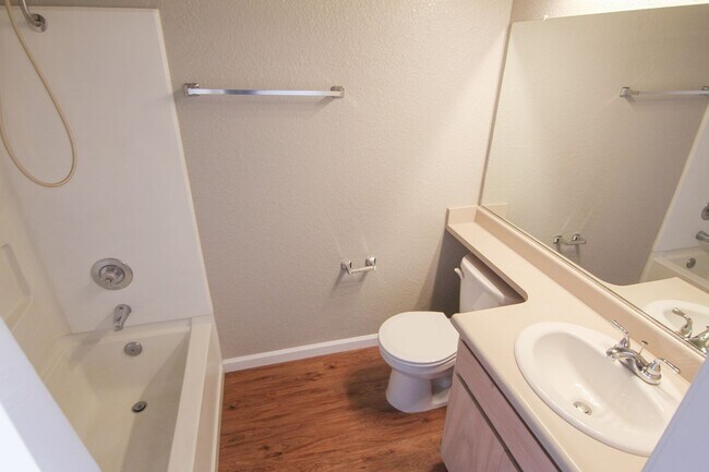 Building Photo - 1156 Weatherby Ct
