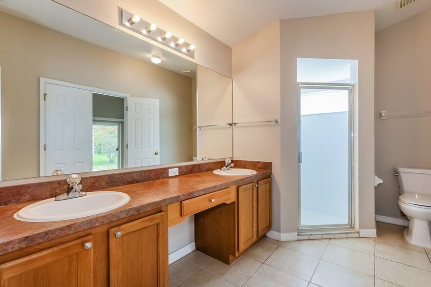 Building Photo - 27448 Sky Lake Cir