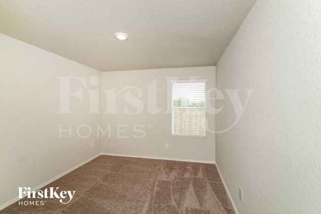 Building Photo - 755 Ambush Ridge