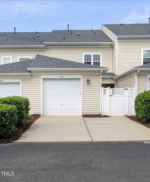 Building Photo - 3646 Olympia Dr