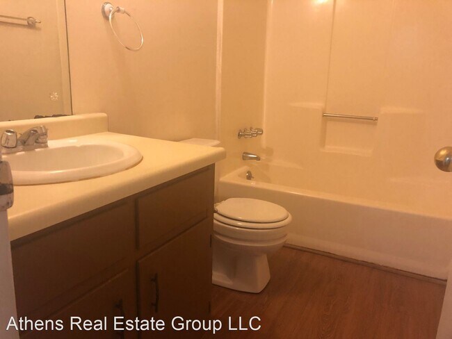 Building Photo - 2 br, 1 bath House - 410 Timothy Road
