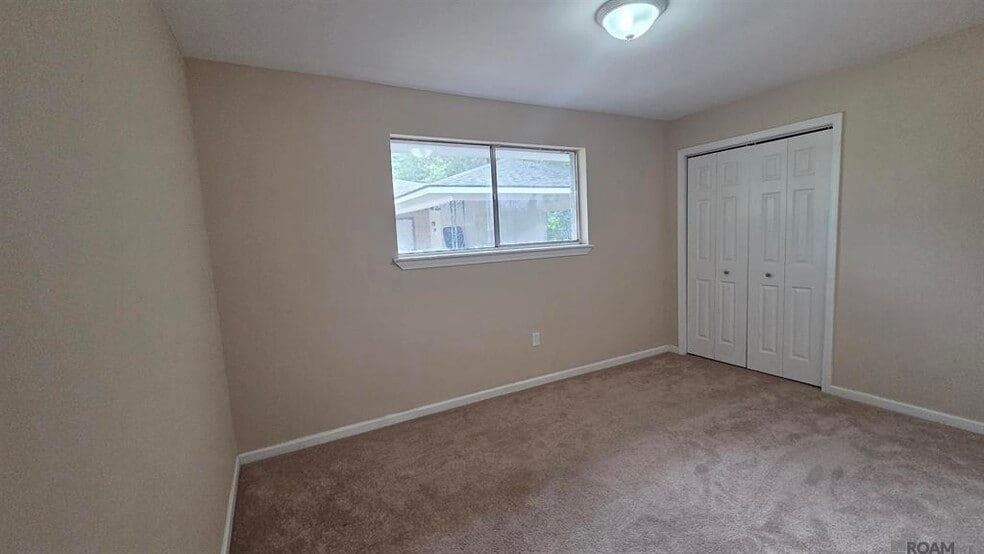 Building Photo - 1047 Arcadia Dr