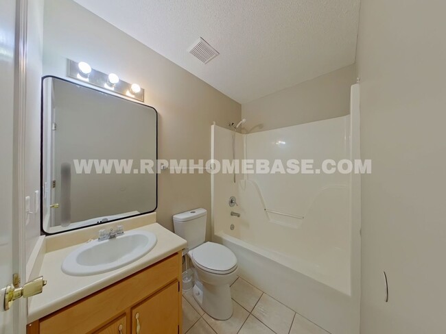 Building Photo - Charming & Updated 3BR/2BA plus Flex Room with Massive Privacy-Fenced Backyard