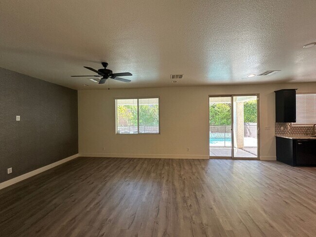 Building Photo - Madison Cove