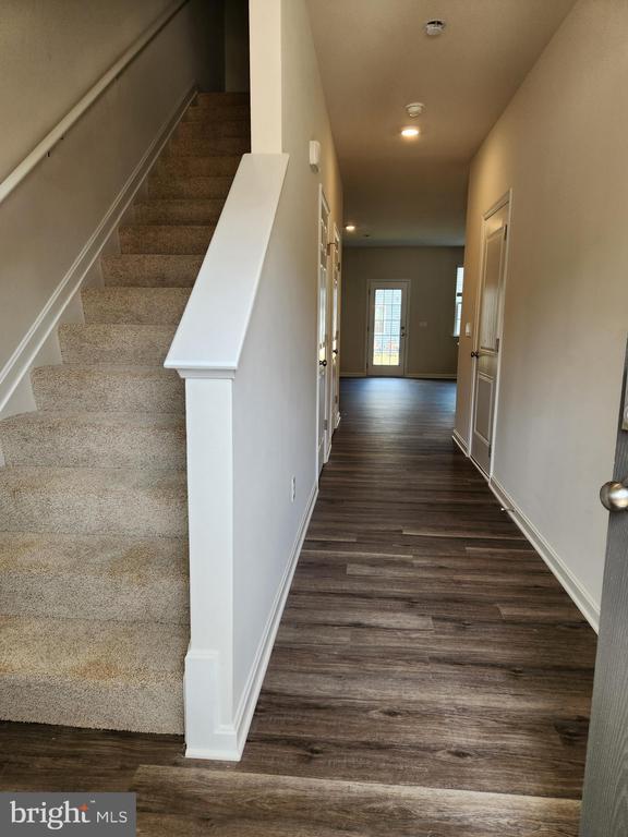 Building Photo - 186 Caterpillar Dr