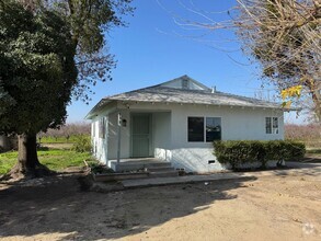 Building Photo - Country Living