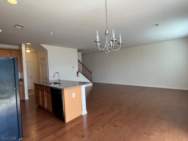Building Photo - 20 Autumn Ln