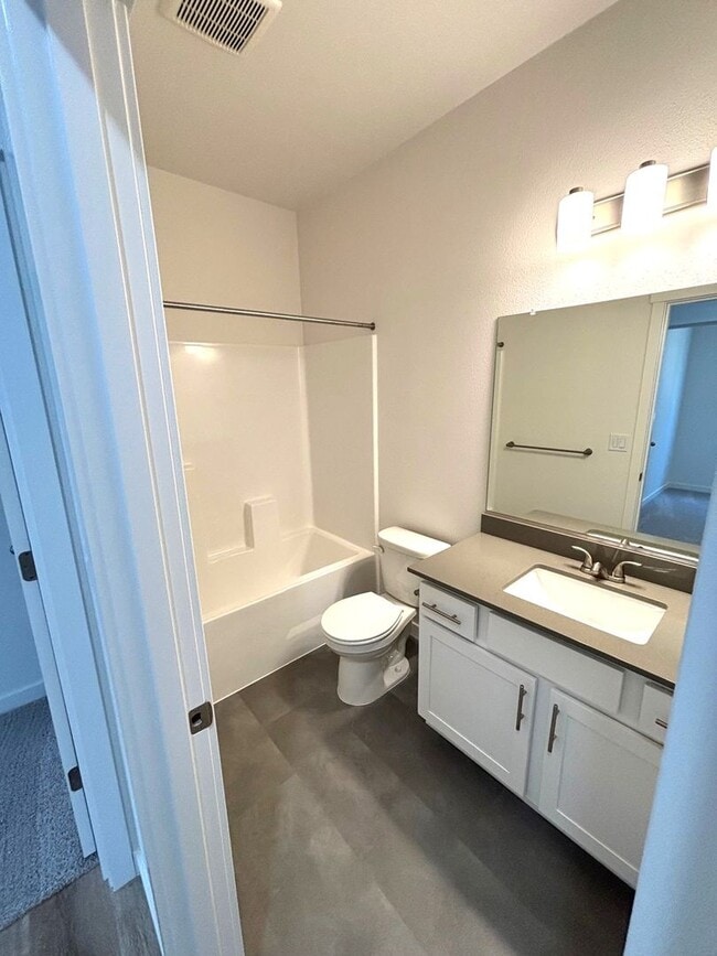 Building Photo - 3 Bedroom 2 Bath Silverton OR