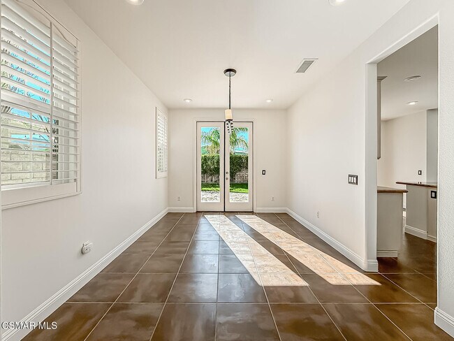 Building Photo - 4948 Via Coronado