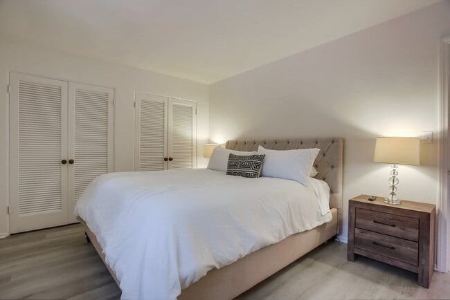 Building Photo - 350 Gravilla St