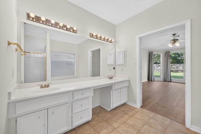 Building Photo - 1727 Emma Cove Ct
