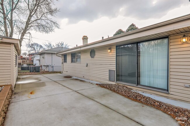 Building Photo - 1414 Clayton Marsh Dr