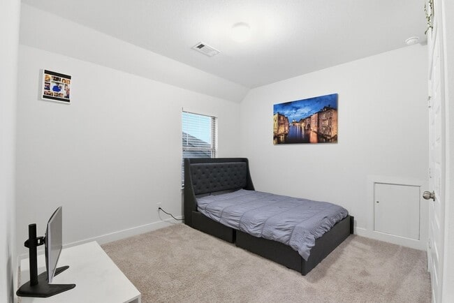 Building Photo - 7031 Snow Finch Ln