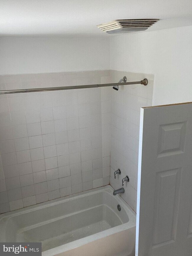 Building Photo - 5110 Reno St