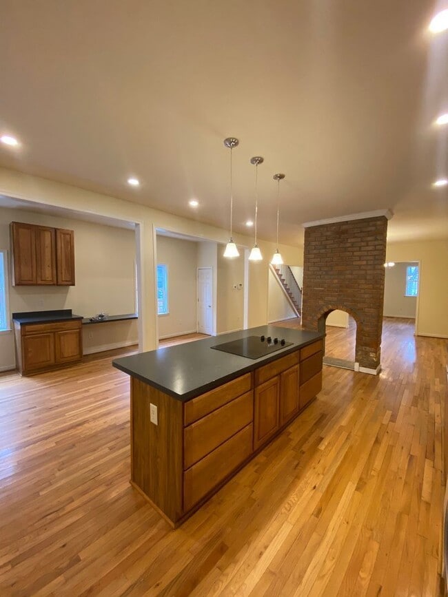 Building Photo - 1210 N 21st St