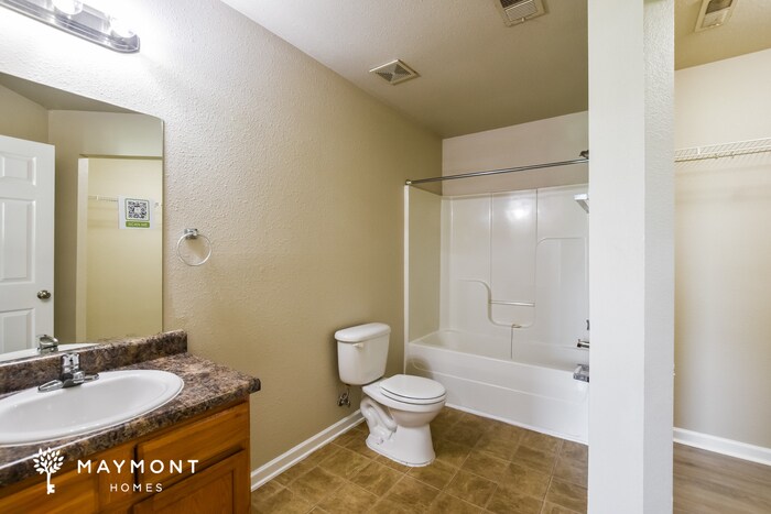 Building Photo - 16765 Wellhouse Dr