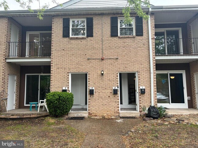 Primary Photo - 1294 Cooper St
