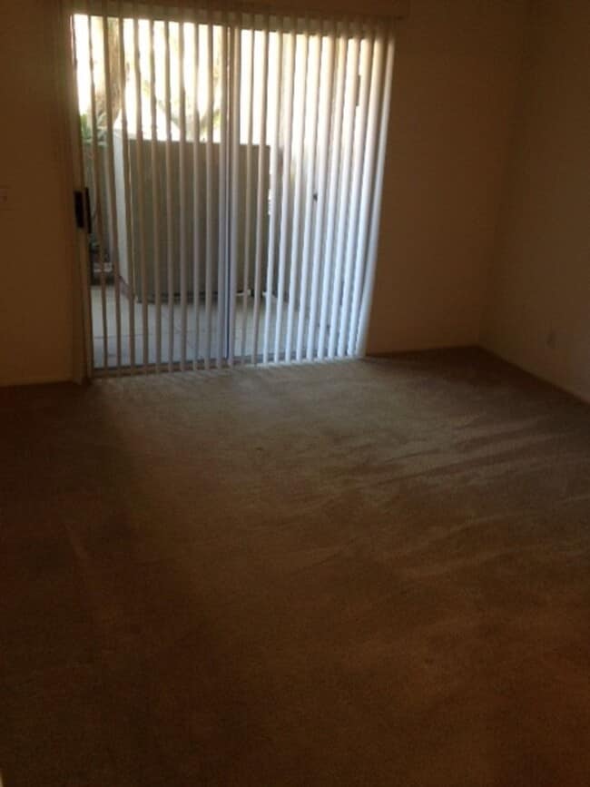 Building Photo - BEAUTIFUL ONE BEDROOM ONE BATH CONDO WITH ...