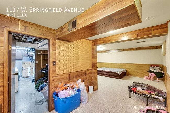 Building Photo - 1117 W Springfield Ave