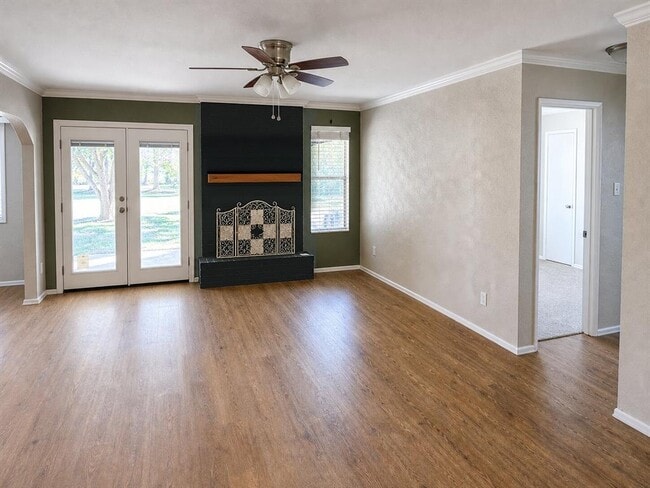 Building Photo - 1105 Green Meadow Dr