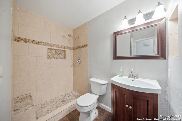 Building Photo - 8032 Laurel Bend