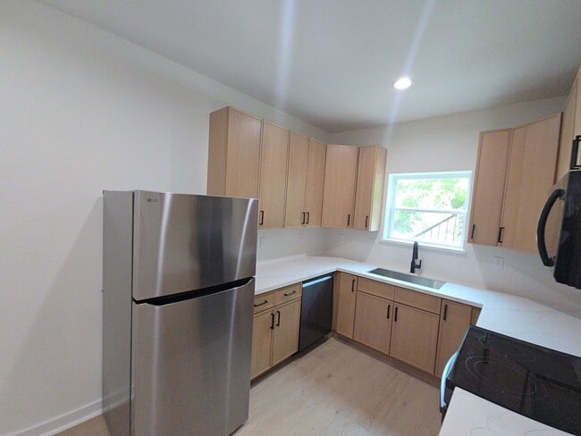 Building Photo - 8101 Venus St