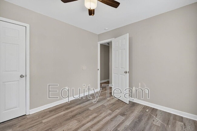 Building Photo - 10032 Regency Ct