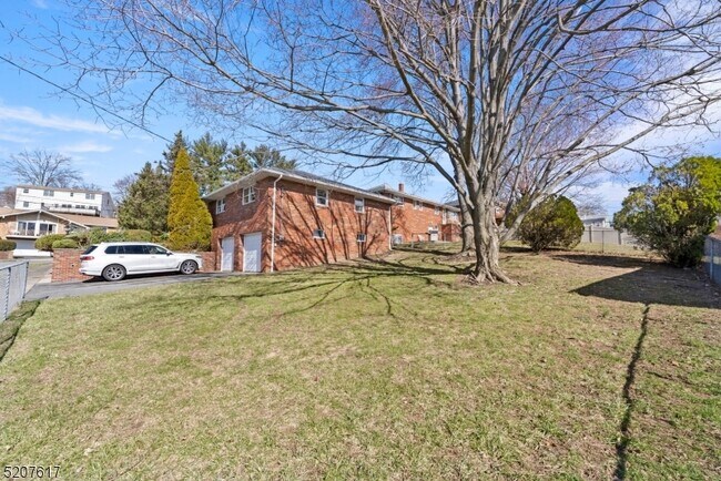 Building Photo - 7 Peterson Rd