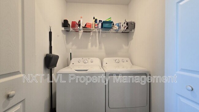 Building Photo - 43010 Greenway Blvd